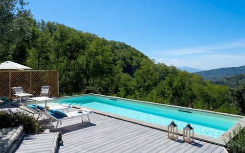 Villa Cristina 3: Piscina, Mobili Da Esterno, Ricorrere, Eco Hotel, Tempo Libero, Catena Montuosa, Lettino, Shade, Deck, Sedia
