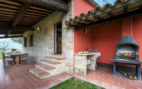 Villa le Logge 12: Mobilia, Brick, Agriturismo, Giardino, Villetta, Sedia, Color Legno, Backyard, Pianta Della Casa, Struttura Esterna