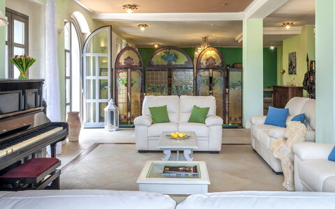 Villa Cappelletti 16+2: Mobilia, Interior Design, Pavimentazione, Divano, Pavimento, Soffitto, Legna, Camera, Tavolo, Soggiorno