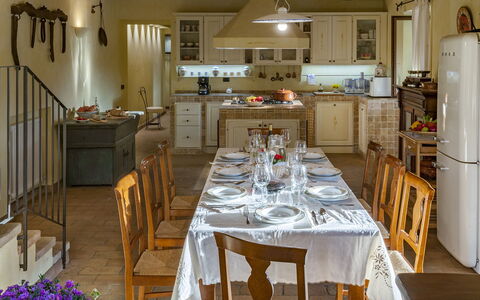 Villa Il Baiocco 8: Mobilia, Interior Design, Sedia, Tavolo, Pavimentazione, Legna, Cucina & Sala Da Pranzo Tavolo, Soffitto, Sala Da Pranzo, Camera
