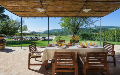 Casale Tavernelle 6: Mobilia, Mobili Da Esterno, Sedia, Shade, Ricorrere, Eco Hotel, Piscina, Landscaping, Ombrello, Struttura Esterna