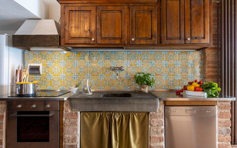 Il Romitoio 12: Cucina, Interior Design, Controsoffitto, Pavimentazione, Pavimento, Cabinetry, Elettrodomestico Da Cucina, Piastrella, Camera, Rubinetto