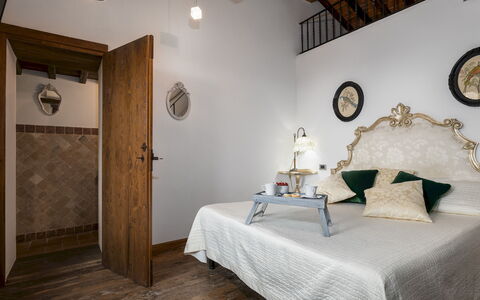 Il Romitoio 12: Parete, Mobilia, Interior Design, Camera Da Letto, Pavimentazione, Pavimento, Letto, Illuminazione, Camera, Biancheria