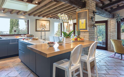 Casale Santa Lucia 8+2: Mobilia, Interior Design, Pavimentazione, Sedia, Cucina, Tavolo, Legna, Controsoffitto, Cucina & Sala Da Pranzo Tavolo, Soffitto