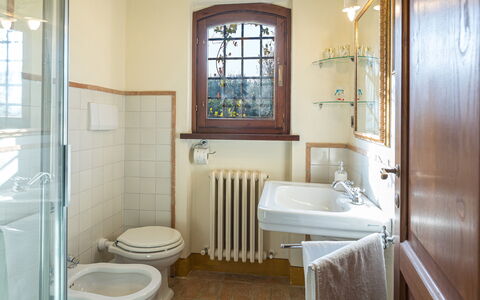 Casale Santa Lucia 8+2: Interior Design, Pavimentazione, Idraulico Fixture, Lavandino Del Bagno, Pavimento, Rubinetto, Lavello, Idraulico, Bagno, Casa