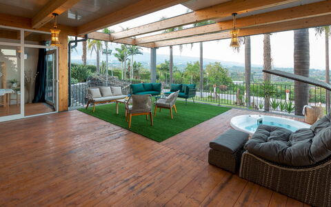 Villa Ingrid 12: Legna, Pavimento In Legno, Eco Hotel, Shade, Ricorrere, Color Legno, Latifoglie, Giardino, Sedia, Landscaping