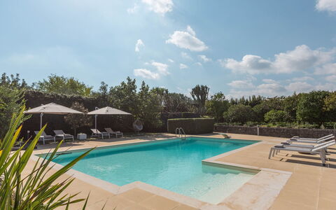 Villa Kimia 8: Piscina, Ricorrere, Giardino, Materiale Composito, Mobili Da Esterno, Landscaping, Eco Hotel, Giochi D'Acqua, Shade, Terme