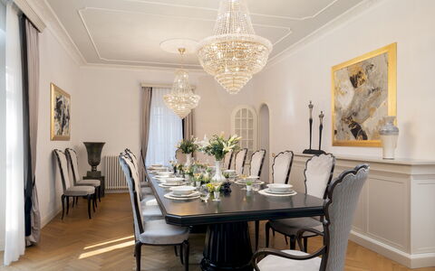 Villa Irma 10: Mobilia, Interior Design, Sala Da Pranzo, Sedia, Tavolo, Lampada, Lampadario, Pavimentazione, Legna, Soffitto
