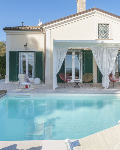 Villa Lucente 6+2: Piscina, Porta, Estate, Sedia, Villa, Landscaping, Agriturismo, Ricorrere, Hacienda, Shade