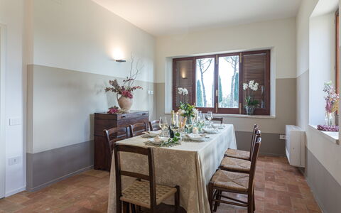 Villa Anna Elisa 8: Mobilia, Interior Design, Pavimentazione, Sala Da Pranzo, Cucina & Sala Da Pranzo Tavolo, Soffitto, Tavolo, Pavimento, Illuminazione, Camera