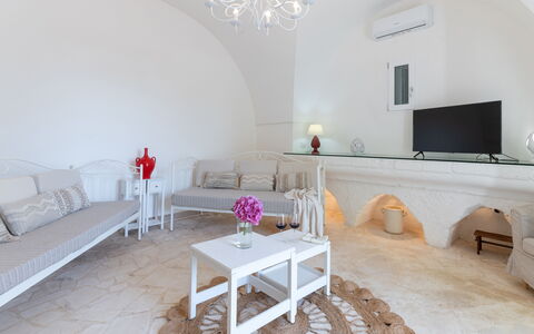 Masseria Profilo 8: Pavimentazione, Pavimento, Soggiorno, Villa, Hotel, Divano