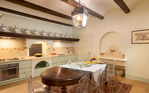 Tenuta Bagni De'Consoli 24: Mobilia, Interior Design, Pavimentazione, Parete, Legna, Soffitto, Pavimento, Cucina, Camera, Illuminazione