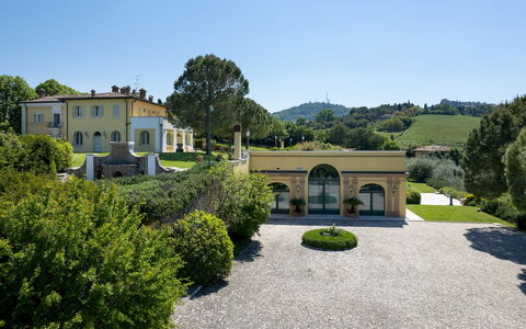 Tenuta Bagni De'Consoli 24: Arbusto, Estate, Giardino, Hacienda, Dimora, Landscaping, Villa, Cortile, Cortile, Hedge