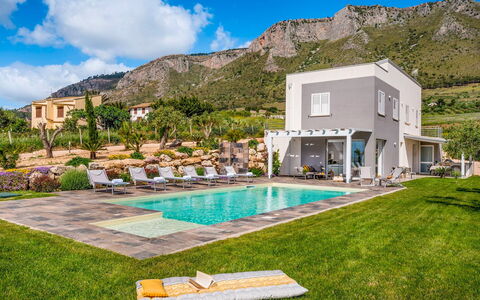 Dama dei Venti 6+2: Piscina, Collina, Montagna, Catena Montuosa, Ricorrere, Estate, Hill Station, Eco Hotel, Cresta, Agriturismo
