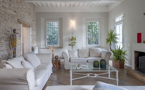 Villa Rustica 8: Mobilia, Interior Design, Parete, Pavimentazione, Divano, Legna, Pavimento, Soffitto, Soggiorno, Casa