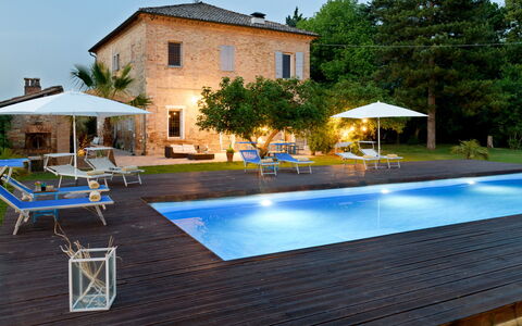 Villa Rustica 8: Piscina, Blu, Ricorrere, Mobili Da Esterno, Mobilia, Lettino, Ombrello, Sedia, Terme, Estate