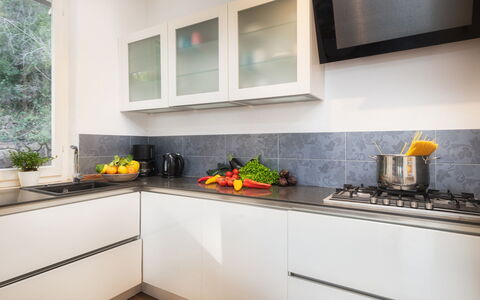 Villa Laconella 8+4: Elettrodomestico Da Cucina, Cucina, Controsoffitto, Apparecchio Major, Cabinetry, Elettrodomestico, Interior Design, Cucina Stufa, Stufa, Casa