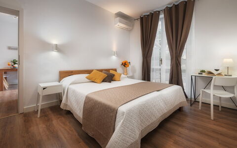 Villa Laconella 8+4: Interior Design, Mobilia, Pavimentazione, Pavimento, Camera, Letto, Soffitto, Pavimento In Legno, Casa, Camera Da Letto