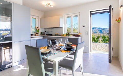 Tramonto Albese 4: Casa, Mobilia, Interior Design, Appartamento, Sedia, Cucina & Sala Da Pranzo Tavolo, Cucina, Pianta Della Casa, Controsoffitto, Apparecchio Major
