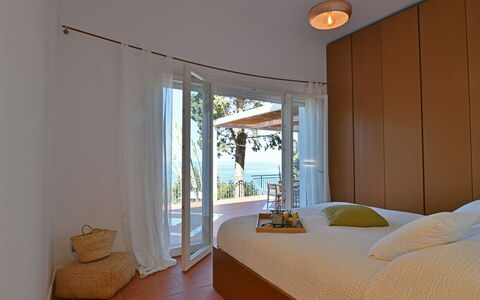 Villa Armonia 8: Mobilia, Interior Design, Legna, Pavimento, Camera Da Letto, Pavimentazione, Letto, Illuminazione, Casa, Soffitto