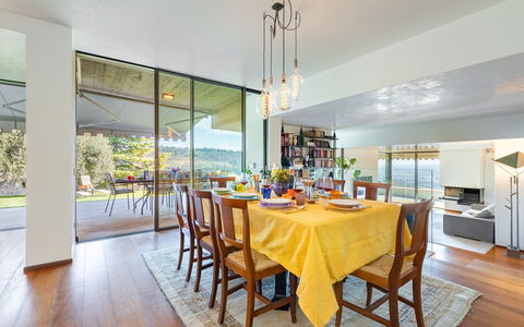 Villa degli Ulivi 8: Mobilia, Interior Design, Pavimentazione, Sala Da Pranzo, Cucina & Sala Da Pranzo Tavolo, Sedia, Soffitto, Tavolo, Pavimento, Camera