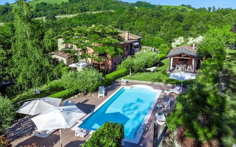 Villa Banci 8: Piscina, Zona Residenziale, Ricorrere, Estate, Giardino, Hacienda, Eco Hotel, Villa, Landscaping, Cortile