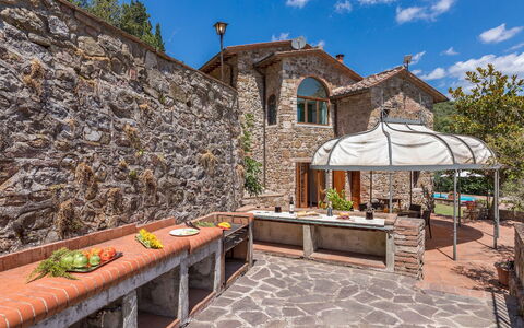 Podere Montioni 6+2: Parete, Architettura, Estate, Villetta, Muro ​​Di Pietra, Brick, Hacienda, Giardino, Agriturismo, Villa