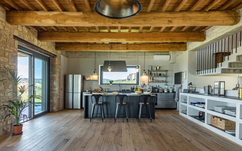 Casale the Place 6+2: Mobilia, Legna, Interior Design, Pavimentazione, Cucina & Sala Da Pranzo Tavolo, Tavolo, Cucina, Sedia, Pavimento In Legno, Soffitto
