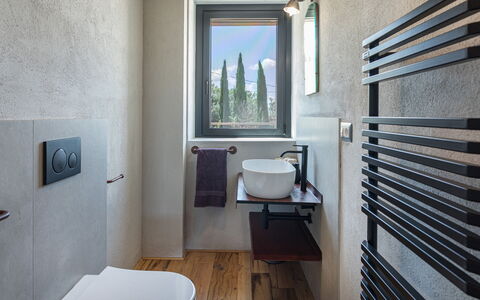 Casale the Place 6+2: Parete, Idraulico Fixture, Pavimentazione, Idraulico, Bagno, Rubinetto, Lavello, Gabinetto, Lampada