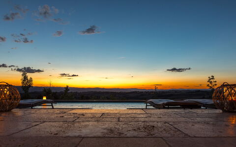 Casale the Place 6+2: Cielo, Afterglow, Tramonto, Crepuscolo, Orizzonte, Alba, Sera, Arancia, Red Sky Alla Mattina, Luce Del Sole