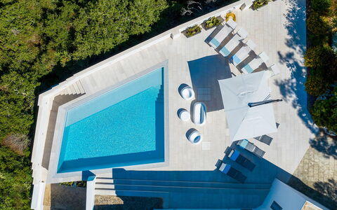 Villa Calypso 8: Blu, Piscina, Materiale Composito, Ricorrere, Shade, Mobili Da Esterno, Eco Hotel, Lettino, Landscaping, Hotel