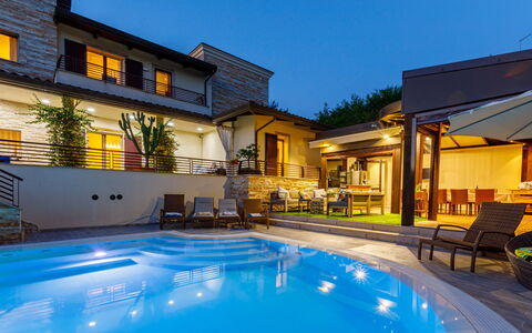 Villa Alais 8: Piscina, Zona Residenziale, Ricorrere, Architettura, Casa, Casa, Estate, Eco Hotel, Paesaggio Di Illuminazione, Villa
