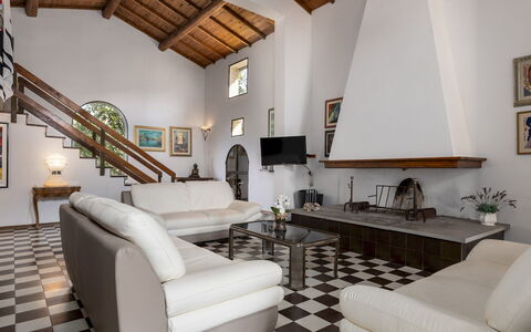 Villa Bel Panorama 8: Mobilia, Interior Design, Pavimentazione, Divano, Pavimento, Legna, Soggiorno, Soffitto, Camera, Illuminazione