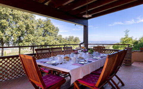 Villa Bel Panorama 8: Mobilia, Sedia, Tavolo, Cucina & Sala Da Pranzo Tavolo, Ricorrere, Tavolo Esterno, Mobili Da Esterno, Shade, Eco Hotel, Balcone