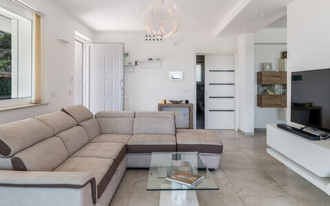 Villa i Chiani 8: Mobilia, Interior Design, Pavimentazione, Pavimento, Legna, Divano, Casa, Camera, Soggiorno, Soffitto