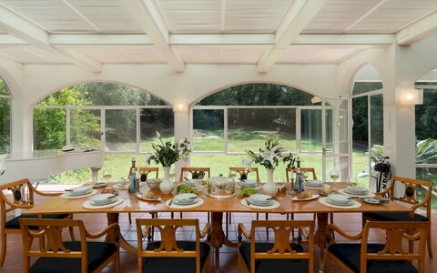 Villa Manganelli 12: Mobilia, Interior Design, Sedia, Tavolo, Sala Da Pranzo, Soffitto, Cucina & Sala Da Pranzo Tavolo, Pavimentazione, Illuminazione, Pavimento