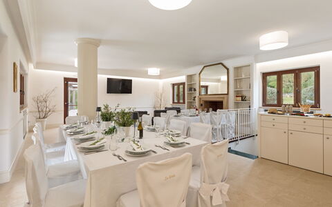 Tenuta Esdra 20: Mobilia, Interior Design, Soffitto, Tavolo, Sedia, Camera, Cucina & Sala Da Pranzo Tavolo, Ristorante, Sala Da Pranzo, Hotel