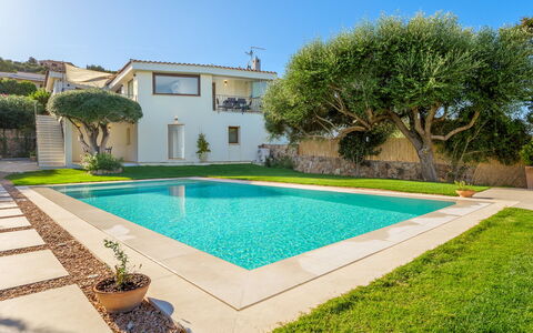Villa la Marina 5+1: Piscina, Blu, Ricorrere, Materiale Composito, Tempo Libero, Giardino, Giochi D'Acqua, Eco Hotel, Estate, Backyard