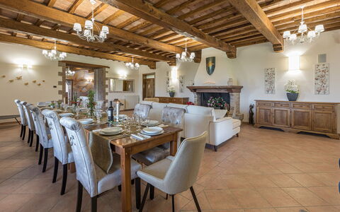 Tenuta Montiepoli 12+3: Mobilia, Pavimentazione, Interior Design, Soffitto, Cucina & Sala Da Pranzo Tavolo, Tavolo, Sedia, Sala Da Pranzo, Lampada, Camera