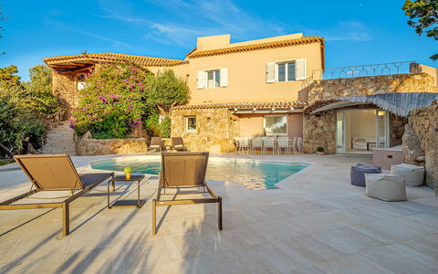Villa Anga 10+1: Piscina, Zona Residenziale, Casa, Casa, Mobili Da Esterno, Estate, Ricorrere, Insediamento Umano, Villa, Eco Hotel