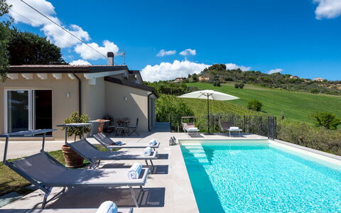 Dimora Campo delle Mura 4+2: Piscina, Ricorrere, Zona Residenziale, Mobili Da Esterno, Lettino, Eco Hotel, Estate, Villa, Terme, Hacienda