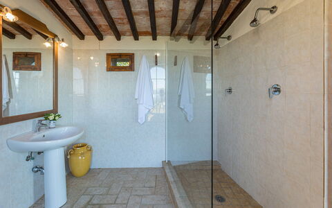 Villa Stroncoli 14: Parete, Interior Design, Pavimentazione, Idraulico Fixture, Pavimento, Soffitto, Illuminazione, Bagno, Camera, Idraulico