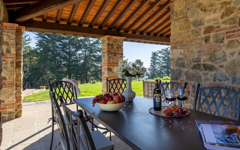 Villa Dada 10: Mobilia, Sedia, Tavolo, Pavimentazione, Interior Design, Cucina & Sala Da Pranzo Tavolo, Brick, Muro ​​Di Pietra, Soffitto, Soggiorno