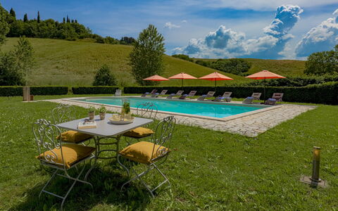 Villa Iside 8: Giardino, Piscina, Prato, Eco Hotel, Ricorrere, Landscaping, Mobili Da Esterno, Parco, Hacienda, Agriturismo