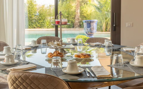 Onda 8: Mobilia, Tavola, Tavolo, Interior Design, Sedia, Sala Da Pranzo, Cucina & Sala Da Pranzo Tavolo, Tessile, Dishware