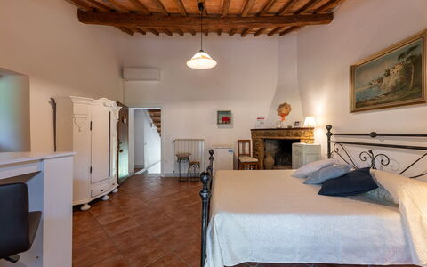 Il Pratone 12: Mobilia, Parete, Pavimentazione, Interior Design, Pavimento, Soffitto, Camera Da Letto, Camera, Letto, Casa