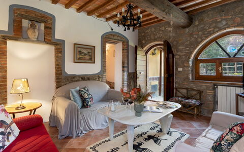 Il Pratone 12: Mobilia, Interior Design, Parete, Pavimentazione, Legna, Divano, Soggiorno, Tavolo, Pavimento, Soffitto