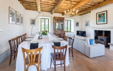 Villa a Casa di Giovanni 12: Mobilia, Interior Design, Tavolo, Legna, Sedia, Sala Da Pranzo, Soffitto, Cucina & Sala Da Pranzo Tavolo, Pavimentazione, Camera