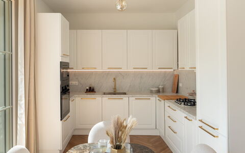 Casa Amare 4+2: Cucina, Controsoffitto, Elettrodomestico Da Cucina, Interior Design, Pavimentazione, Cabinetry, Legna, Apparecchio Major, Mobilia, Pavimento