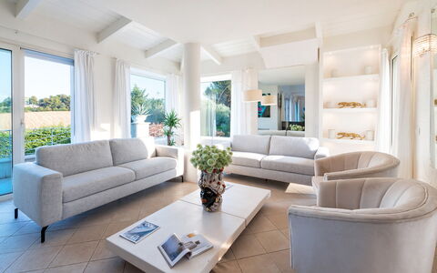 Villa Bianca 10: Mobilia, Interior Design, Divano, Pavimentazione, Pavimento, Soggiorno, Tavolo, Casa, Camera, Legna